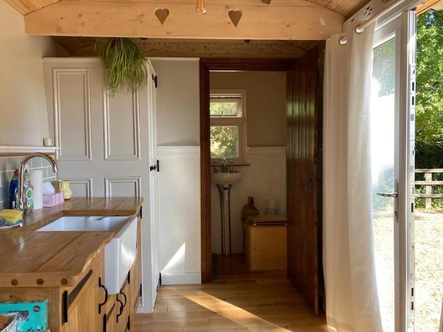 Aspen Leaves: The Perfect Farm Retreat Villa Graffham Exteriör bild
